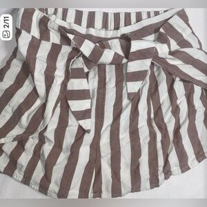 American Eagle white & brown striped tie in front shorts S